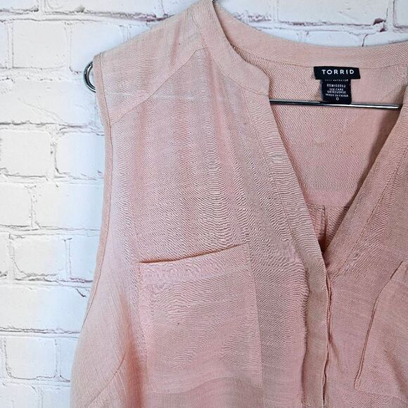 TORRID Harper Blush Pink Sleeveless Pocket Button Pullover Lightweight Top 0 - Picture 4 of 9